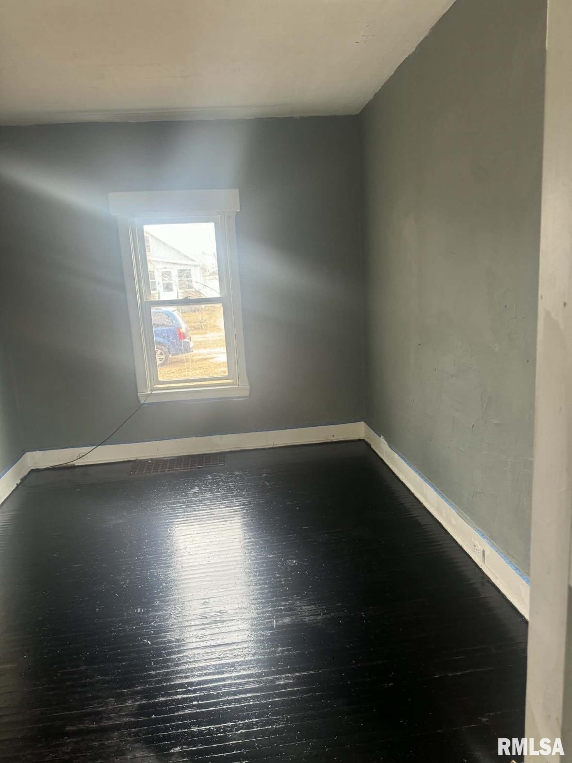 205 2nd Street South Pekin, IL 61564 - Photo 8 of 23