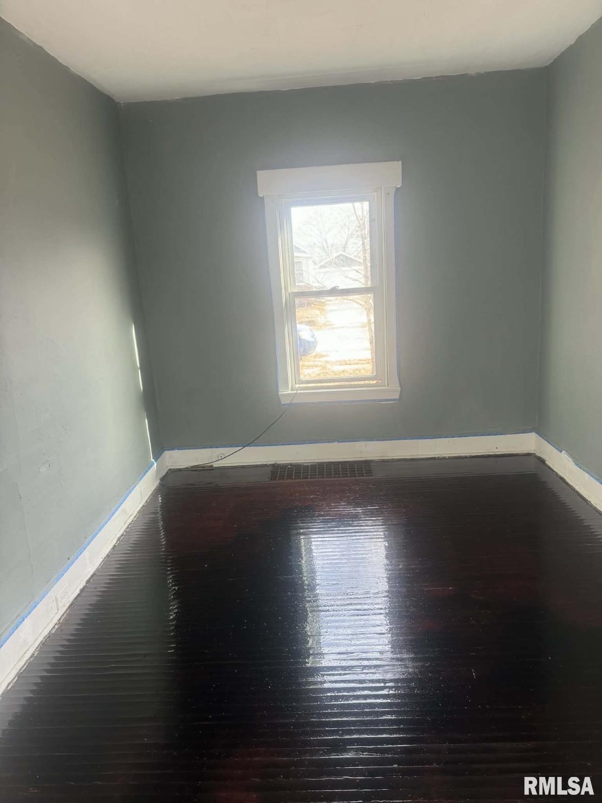 205 2nd Street South Pekin, IL 61564 - Photo 8 of 27