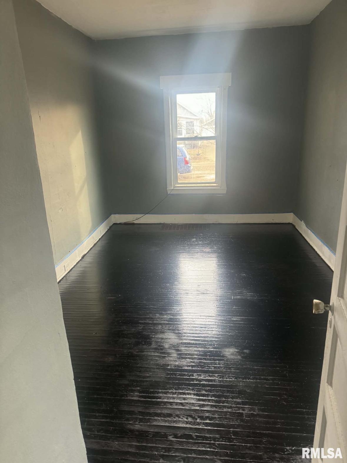 205 2nd Street South Pekin, IL 61564 - Photo 9 of 23