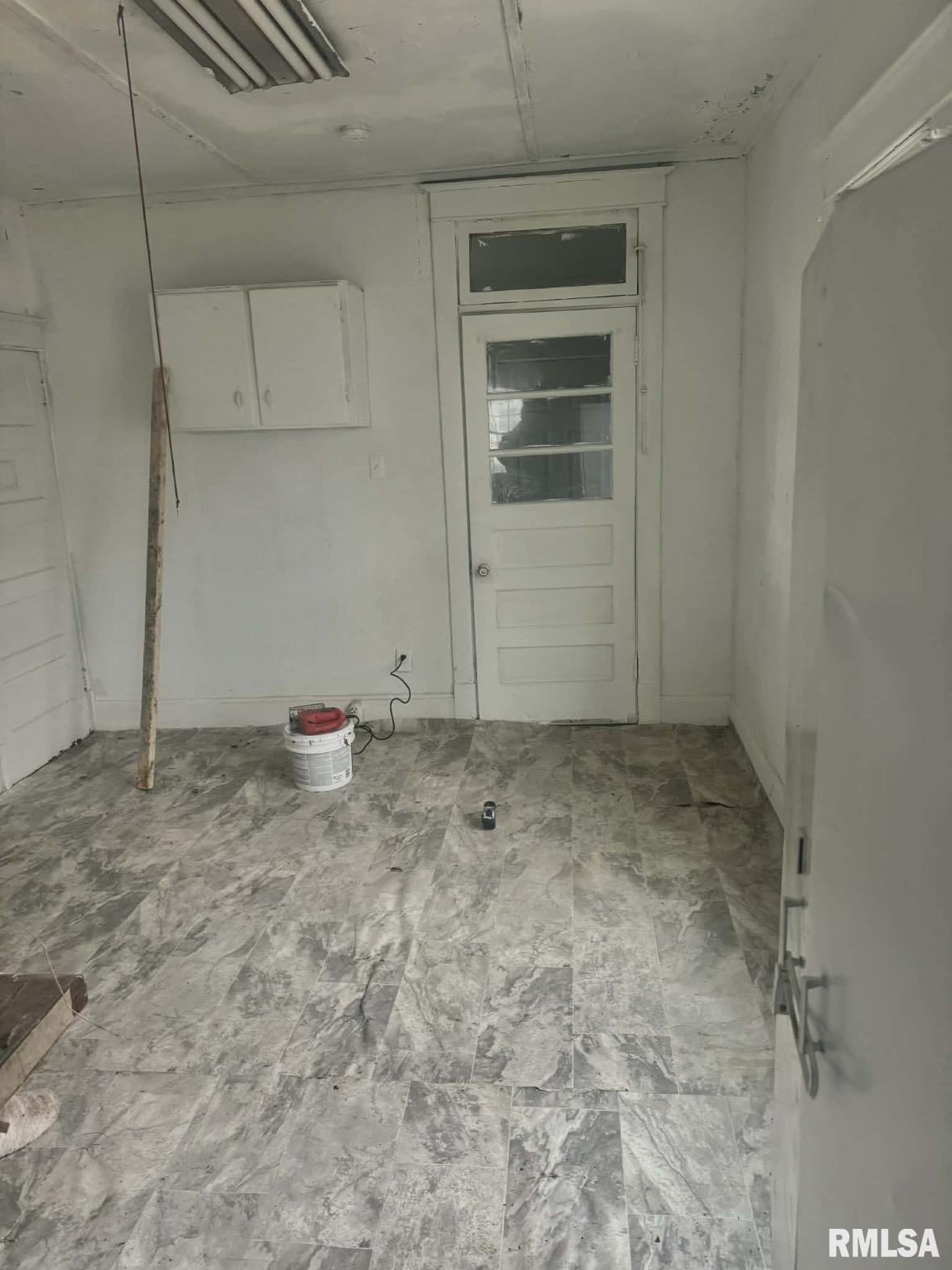 205 2nd Street South Pekin, IL 61564 - Photo 9 of 20