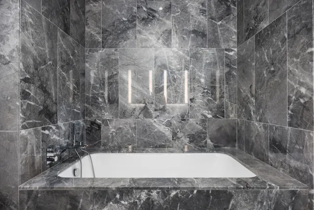 $4,595,000 | 15 Hudson Yards, Unit 64D | Hudson Yards