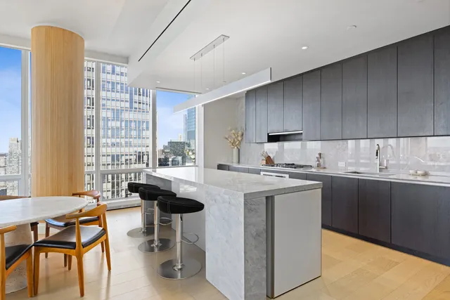 $4,595,000 | 15 Hudson Yards, Unit 64D | Hudson Yards
