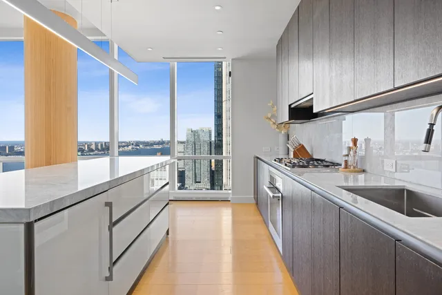 $4,595,000 | 15 Hudson Yards, Unit 64D | Hudson Yards