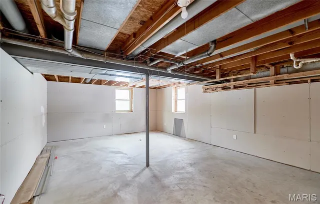 $285,000 | 50 Village Cir Drive, Winfield, MO 63389