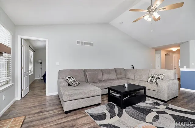 $285,000 | 50 Village Cir Drive, Winfield, MO 63389