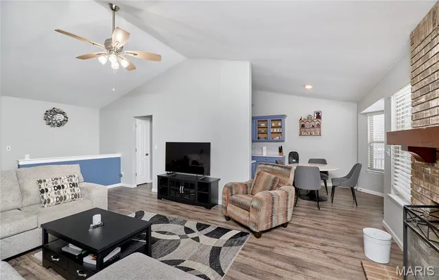 $285,000 | 50 Village Cir Drive, Winfield, MO 63389