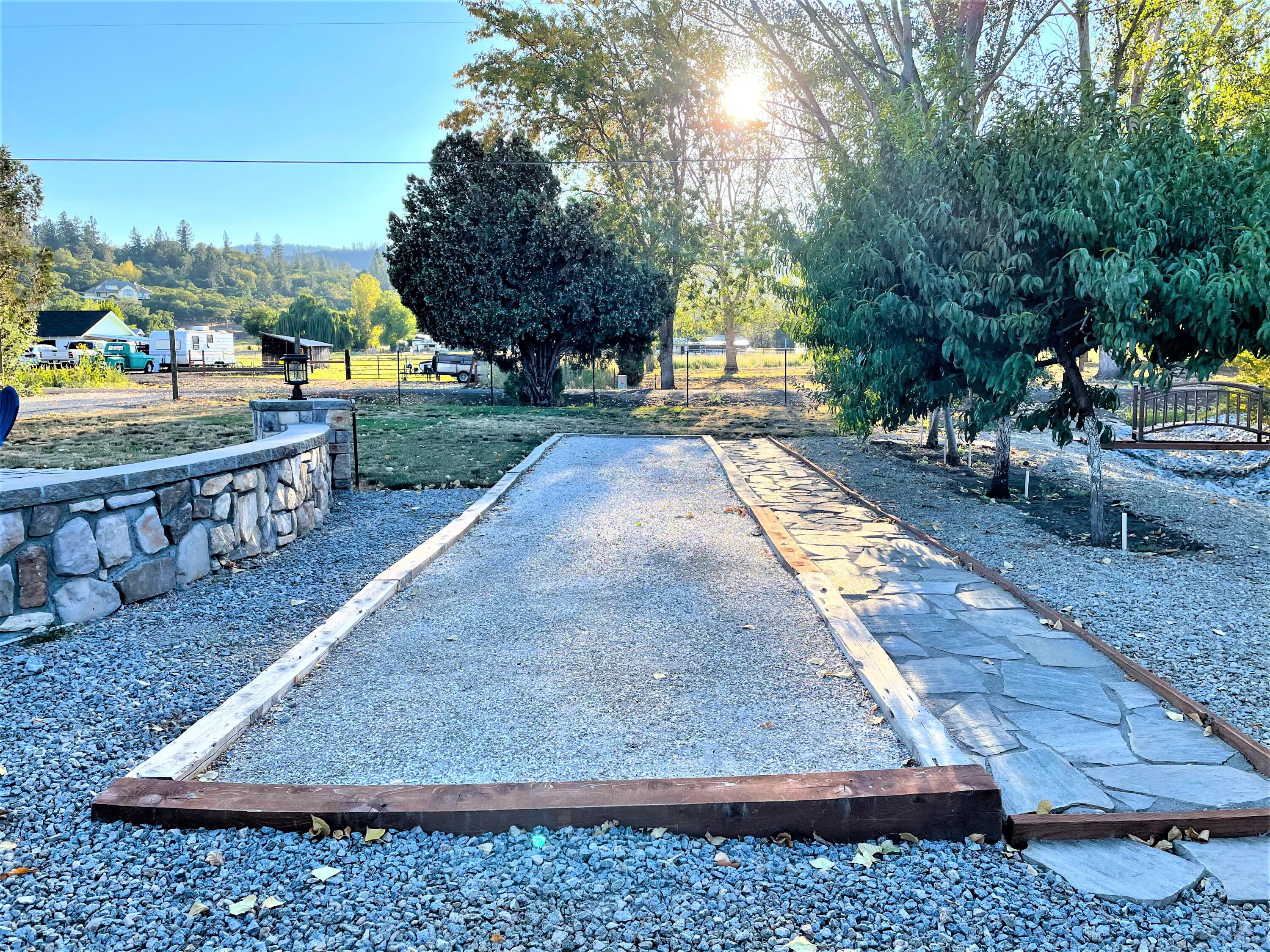 2994 Freeland Road Central Point, OR 97502 - Photo 51 of 66 Bocci Court