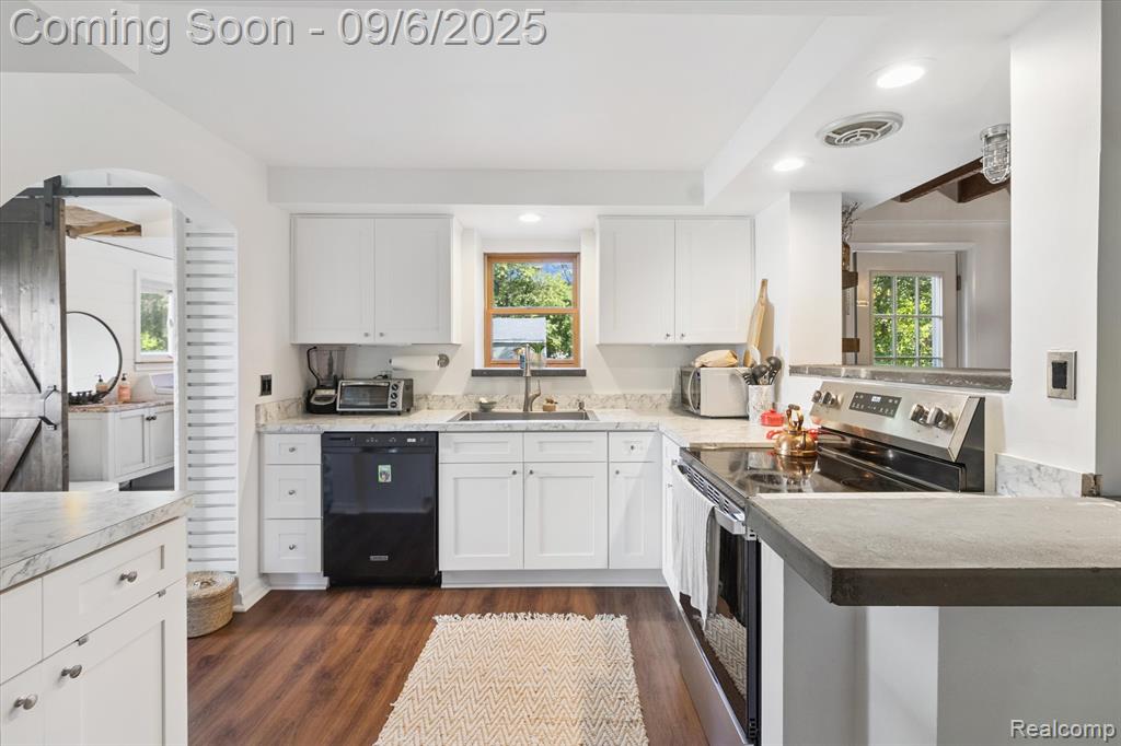 265 East Livingston Road Highland, MI 48356 - Photo 10 of 41 Gallery Image 10