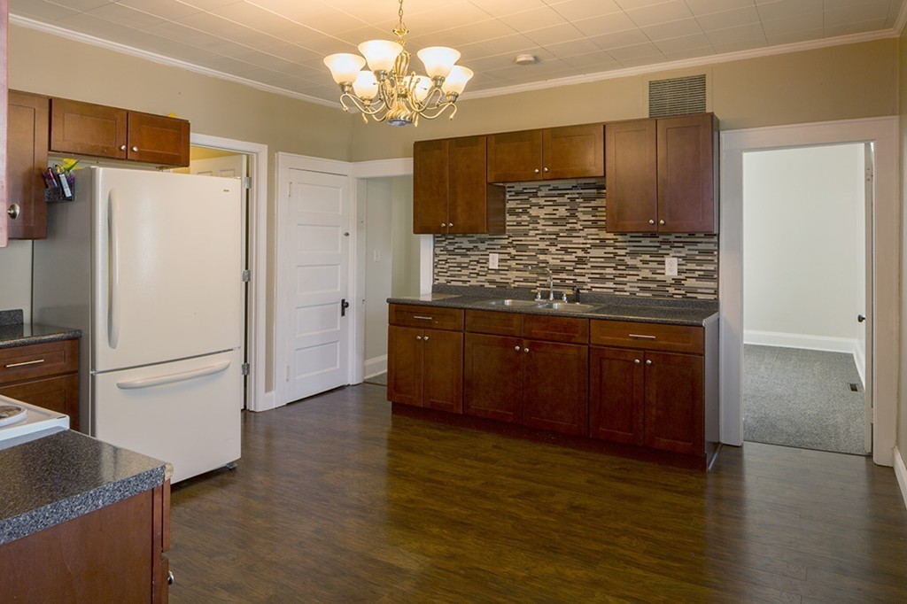 10 George Street Webster, MA 01570 - Photo 4 of 20 Gallery Image 4