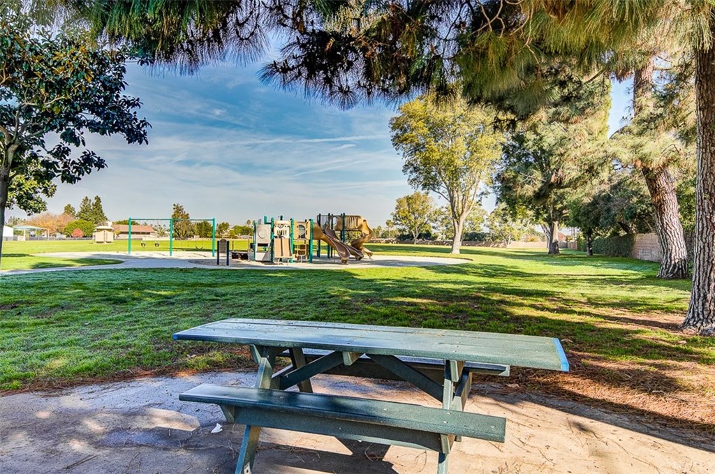 168 23rd Street, Unit D Costa Mesa, CA 92627 - Photo 35 of 41