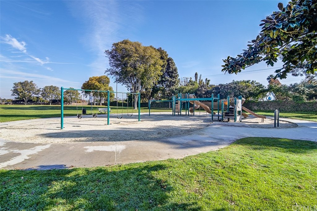 168 23rd Street, Unit D Costa Mesa, CA 92627 - Photo 36 of 41