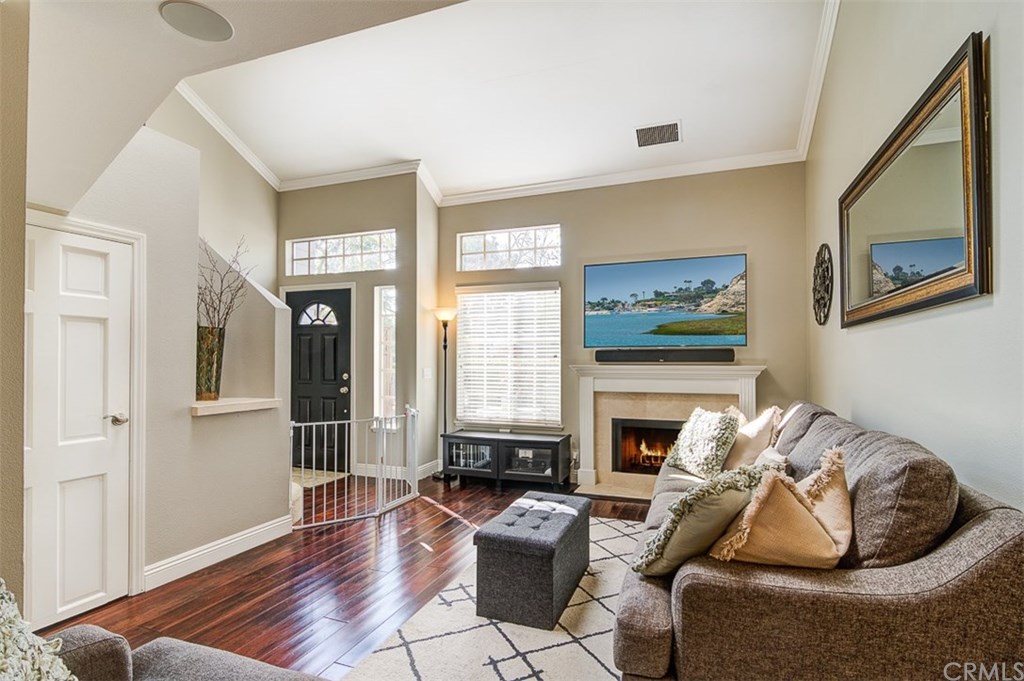 168 23rd Street, Unit D Costa Mesa, CA 92627 - Photo 5 of 41