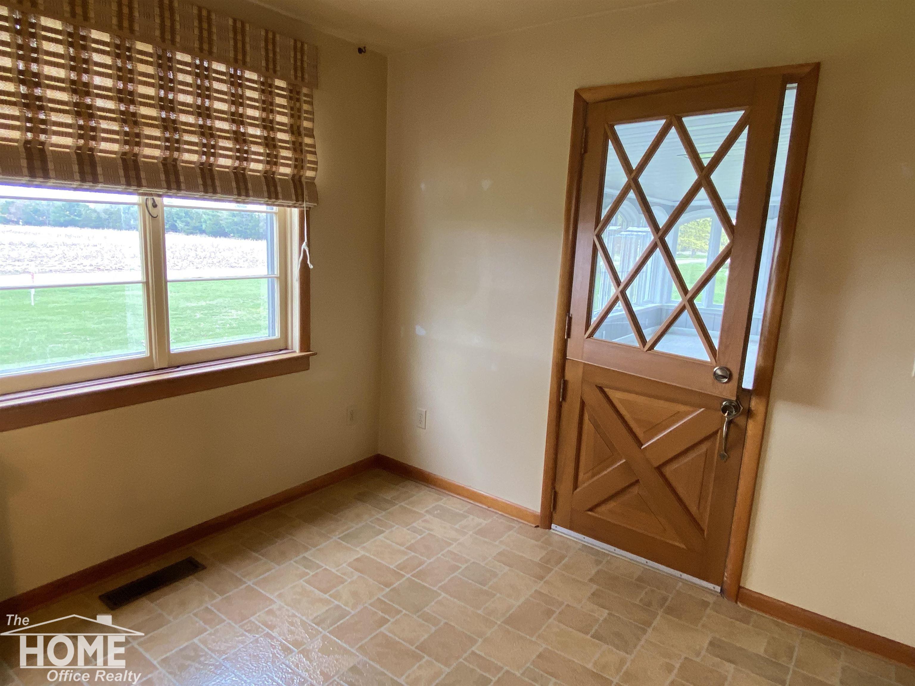 1701 West Riley Road Owosso, MI 48867 - Photo 9 of 36 50106722-8.JPG
