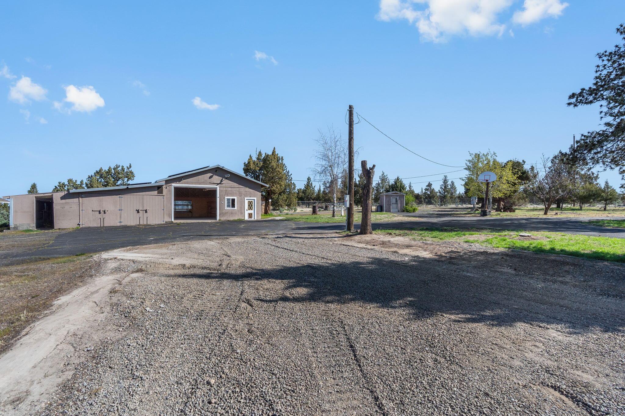 16568 Southwest Steelhead Road Terrebonne, OR 97760 - Photo 12 of 42 2025_04_24_16568_sw_stealhead_road_crr-1