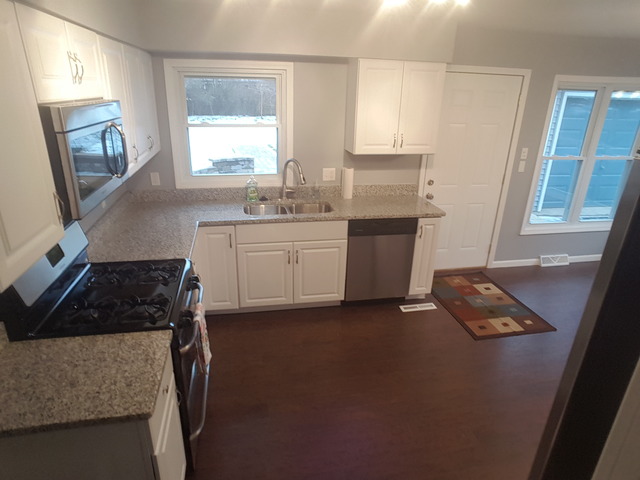 9 Woodcliff Road Montgomery, IL 60538 - Photo 5 of 15 Gallery Image 5