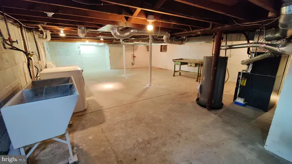 a view of utility room