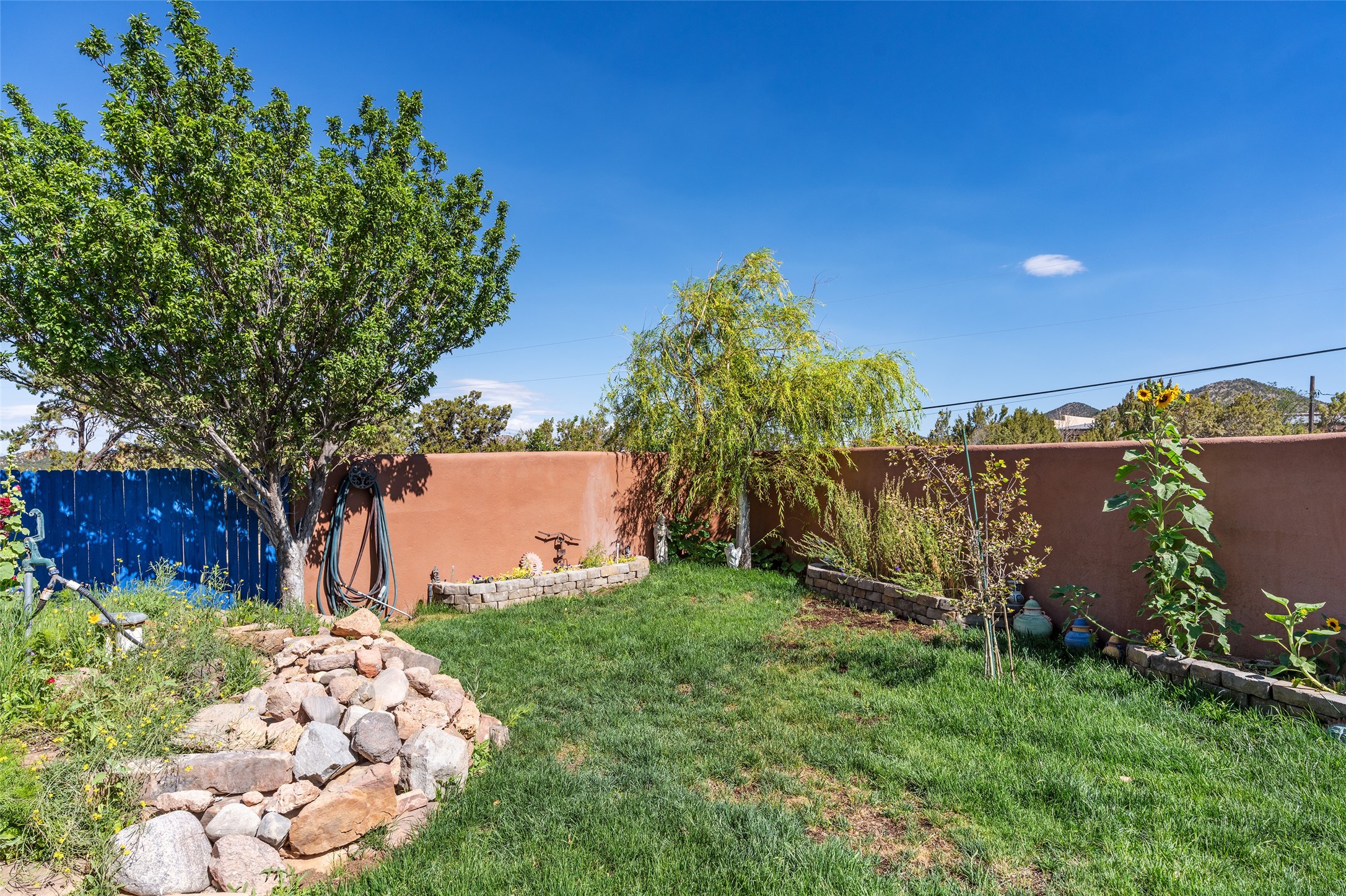 12 Apache Ridge Road Santa Fe, NM 87505 - Photo 53 of 69 front yard