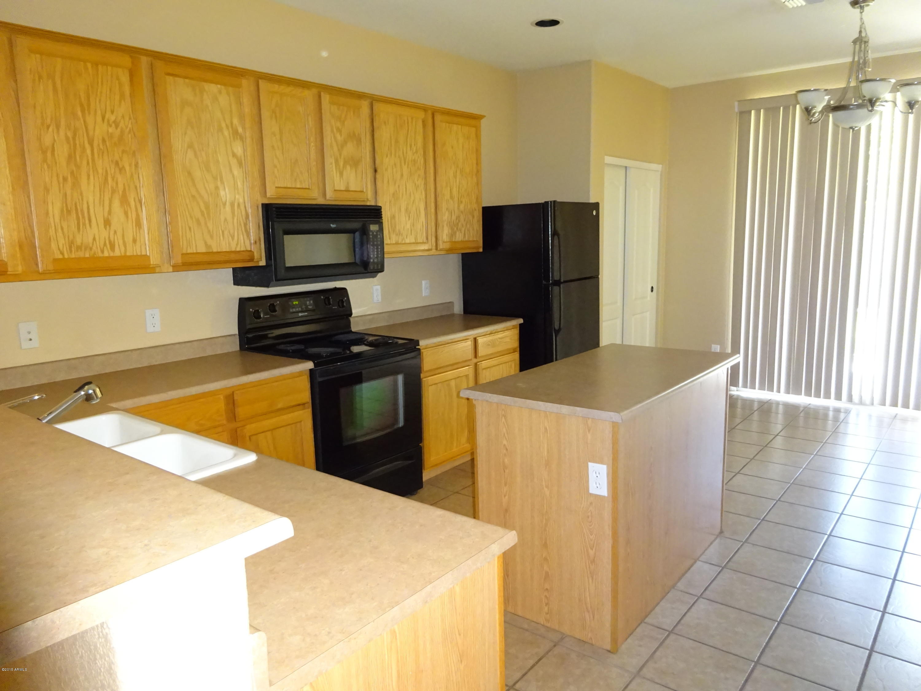 3697 East Temecula Way Gilbert, AZ 85297 - Photo 3 of 18 Kitchen