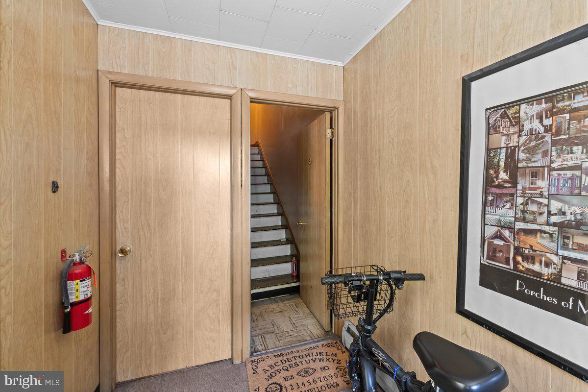 827 Chestnut Street Lebanon, PA 17042 - Photo 4 of 30 Common Area - Entrance to both Units