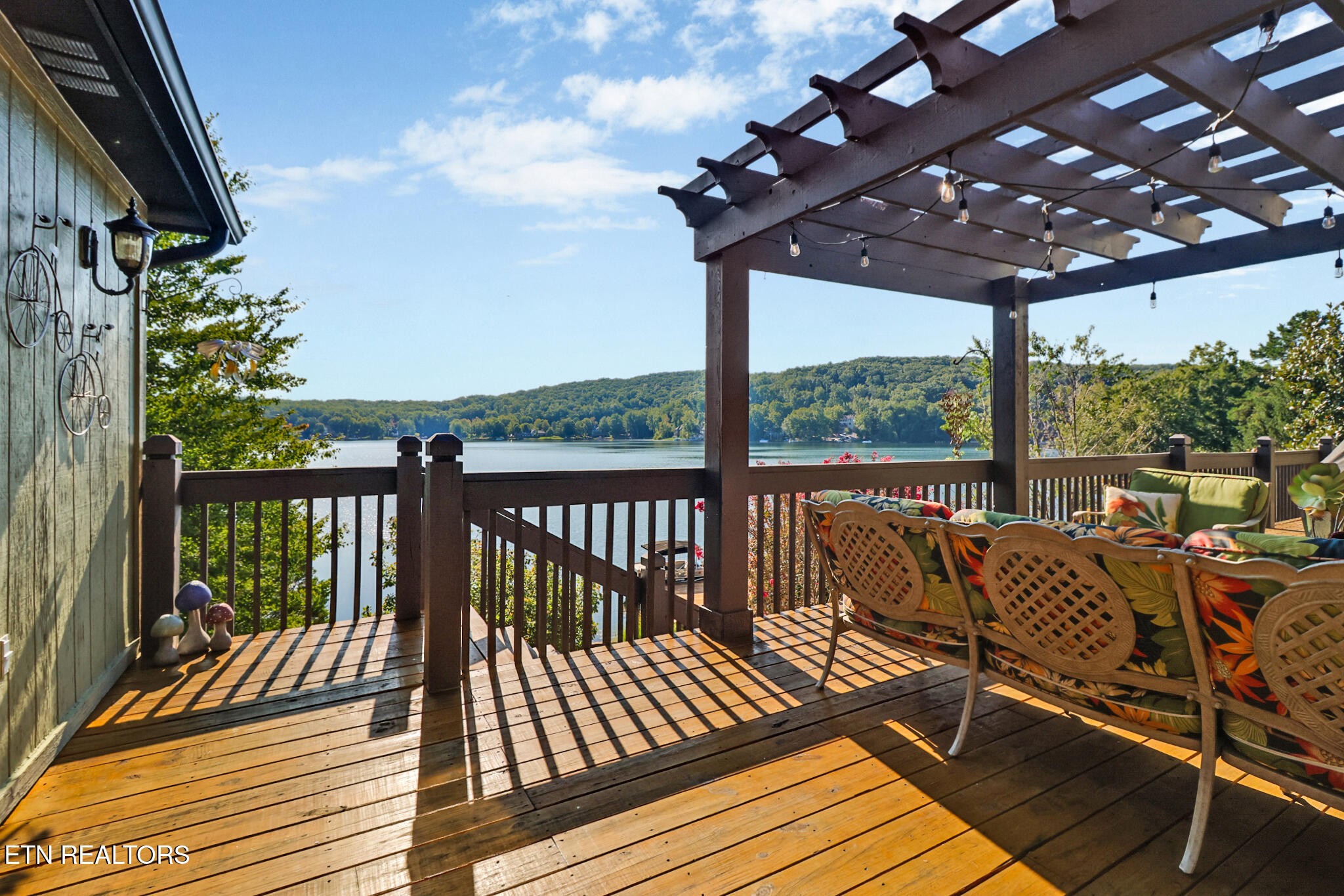 16 Victoria Way Crossville, TN 38558 - Photo 37 of 60 a view of balcony with wooden floor and seating space