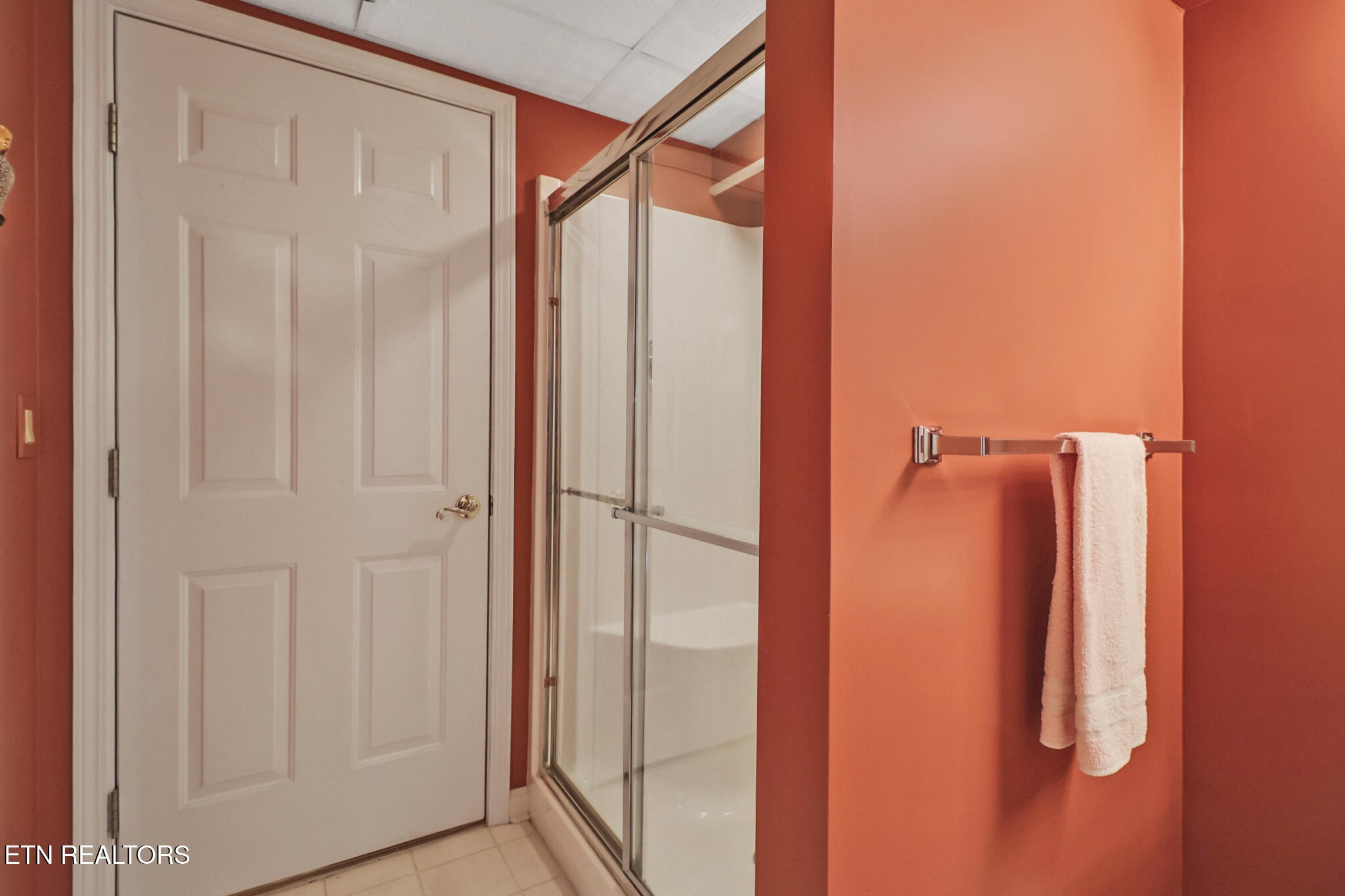 16 Victoria Way Crossville, TN 38558 - Photo 45 of 60 a bathroom with a shower and a mirror