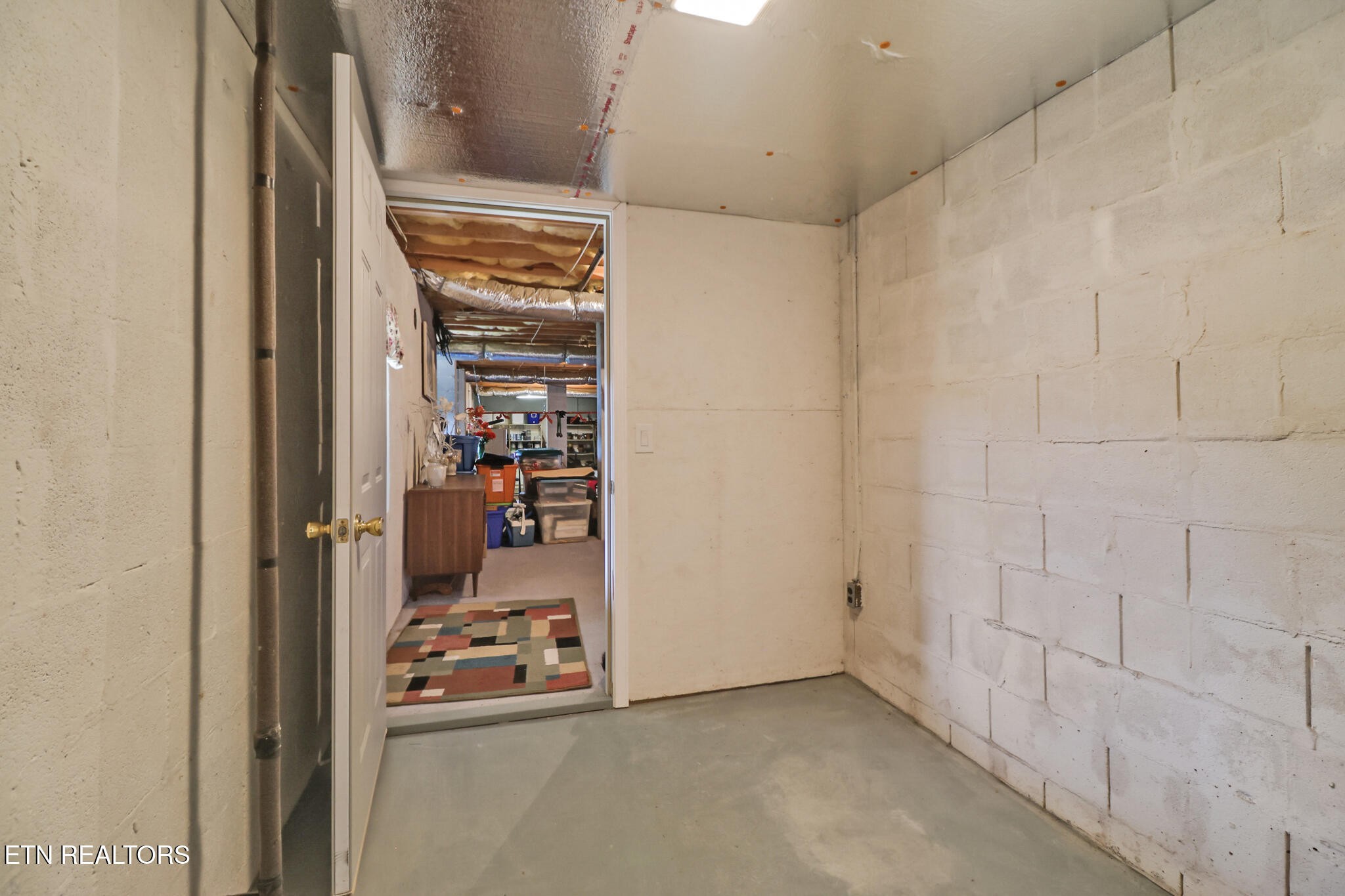 16 Victoria Way Crossville, TN 38558 - Photo 46 of 60 a view of a room with rack on the wall