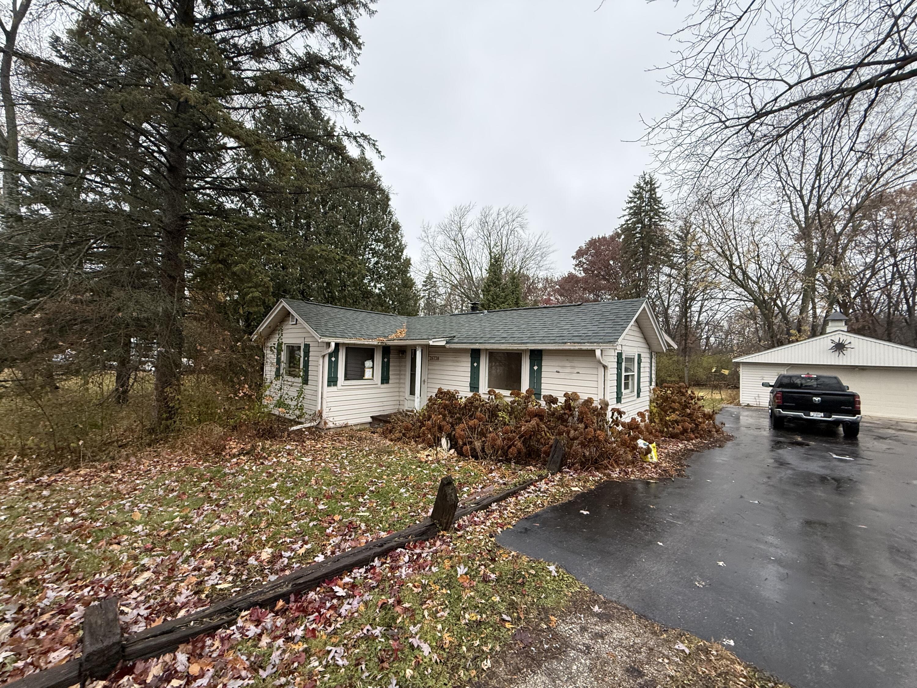 26738 Long Lake Road Norway, WI 53185 - Photo 1 of 7 front of home and driveway