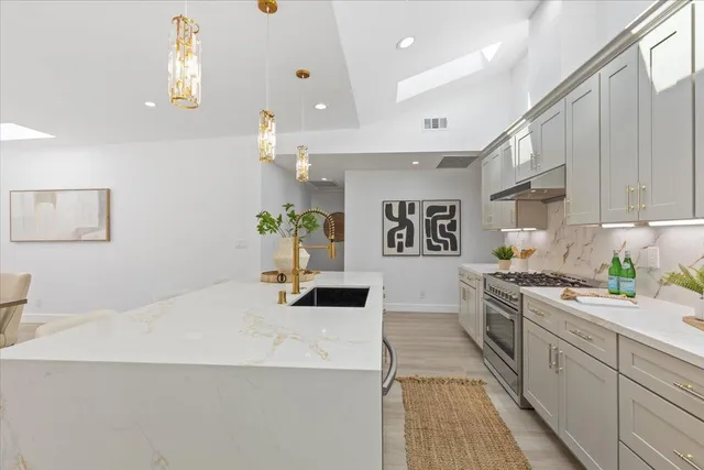 $1,798,995 | 2552 Castleton Drive, San Jose, CA 95148