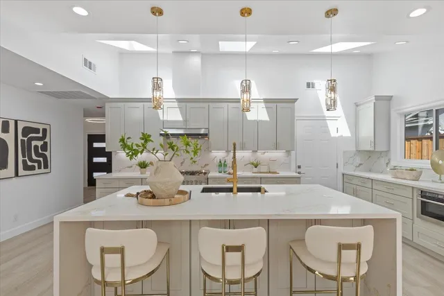 $1,798,995 | 2552 Castleton Drive, San Jose, CA 95148