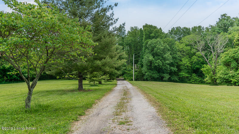 17296 Dry Ridge Road Louisville, KY 40299 - Photo 3 of 35 Private drive behind locked entry gate. Your dream home could be built here.
