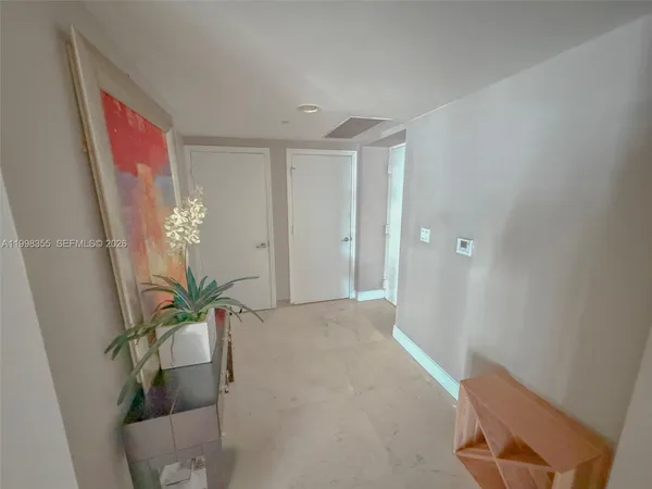 $5,800 | 500 Brickell Avenue, Unit 3001, Miami, FL 33131