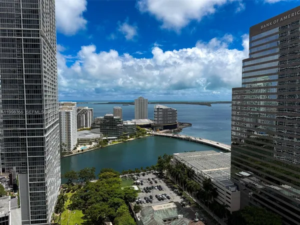 $5,800 | 500 Brickell Avenue, Unit 3001, Miami, FL 33131