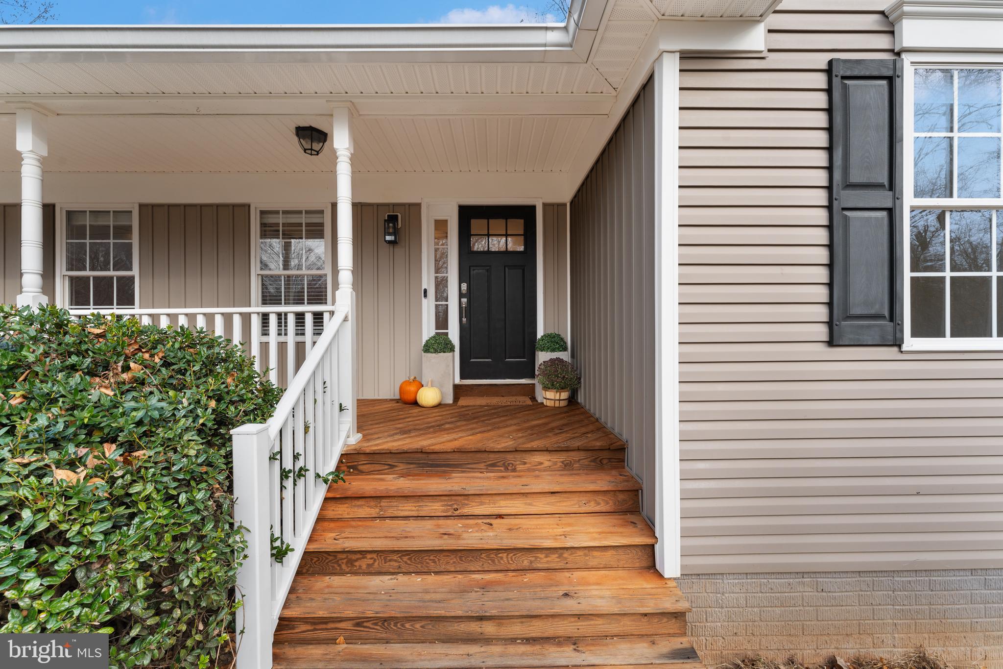 1522 Meander Run Road Locust Dale, VA 22948 - Photo 9 of 63 Beautiful entryway