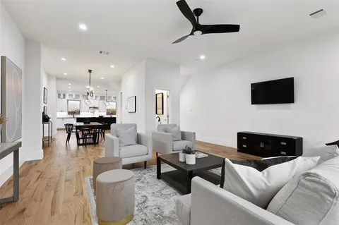 $430,000 | 510 Avenue L, Dallas, TX 75203