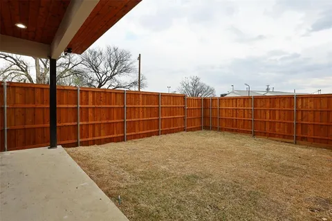 $430,000 | 510 Avenue L, Dallas, TX 75203