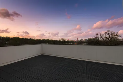 $430,000 | 510 Avenue L, Dallas, TX 75203