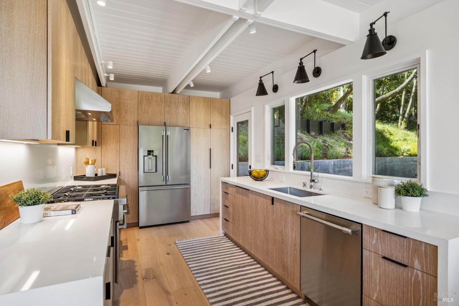 485 Scenic Road Fairfax, CA 94930 - Photo 29 of 75