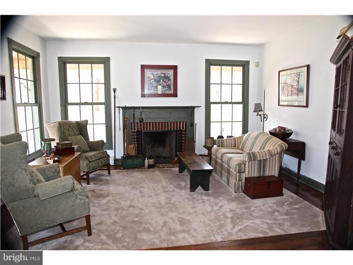 150 Grubb Road Pottstown, PA 19465 - Photo 13 of 25 Living Room