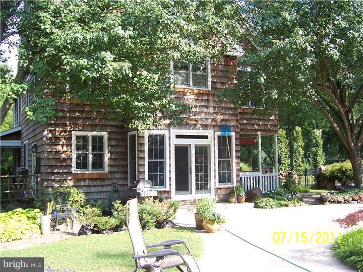 150 Grubb Road Pottstown, PA 19465 - Photo 4 of 25 Exterior Back