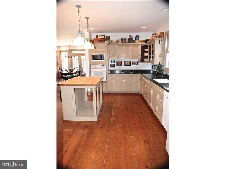 150 Grubb Road Pottstown, PA 19465 - Photo 9 of 25 Kitchen