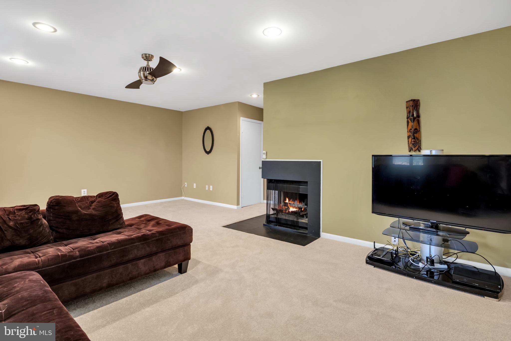 2054 Swans Neck Way Reston, VA 20191 - Photo 23 of 33