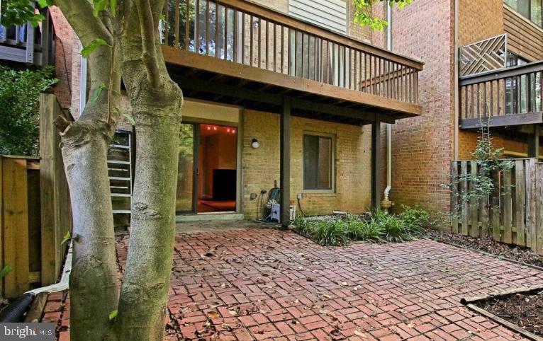 2054 Swans Neck Way Reston, VA 20191 - Photo 27 of 33