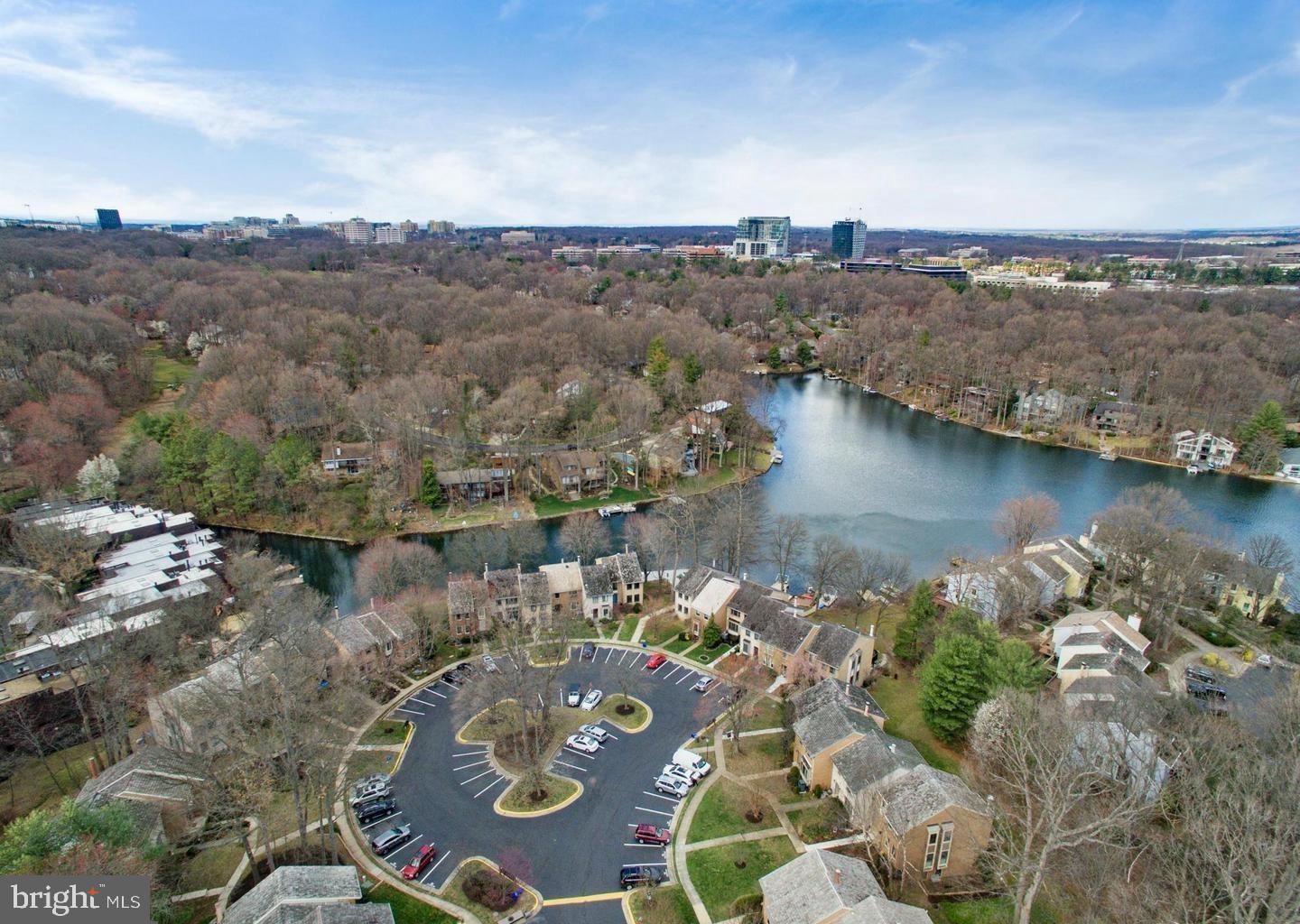 2054 Swans Neck Way Reston, VA 20191 - Photo 28 of 33