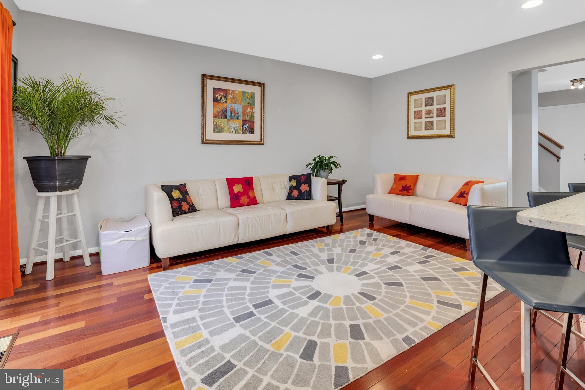 2054 Swans Neck Way Reston, VA 20191 - Photo 4 of 33