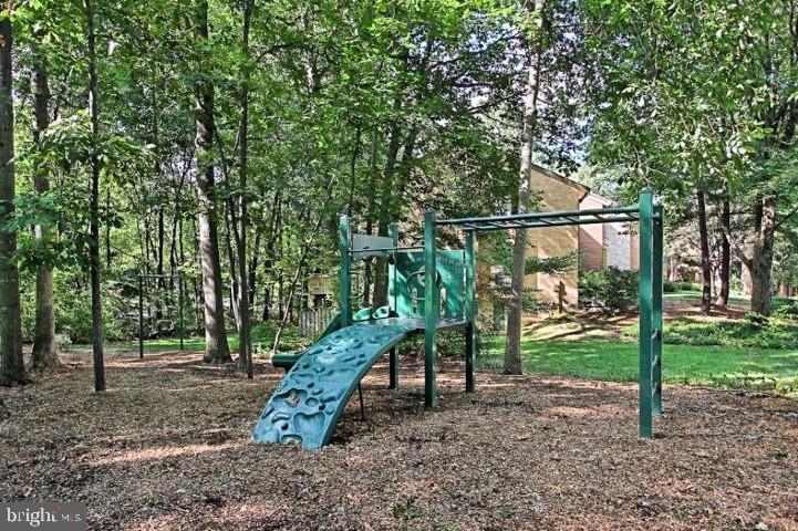 2054 Swans Neck Way Reston, VA 20191 - Photo 32 of 33