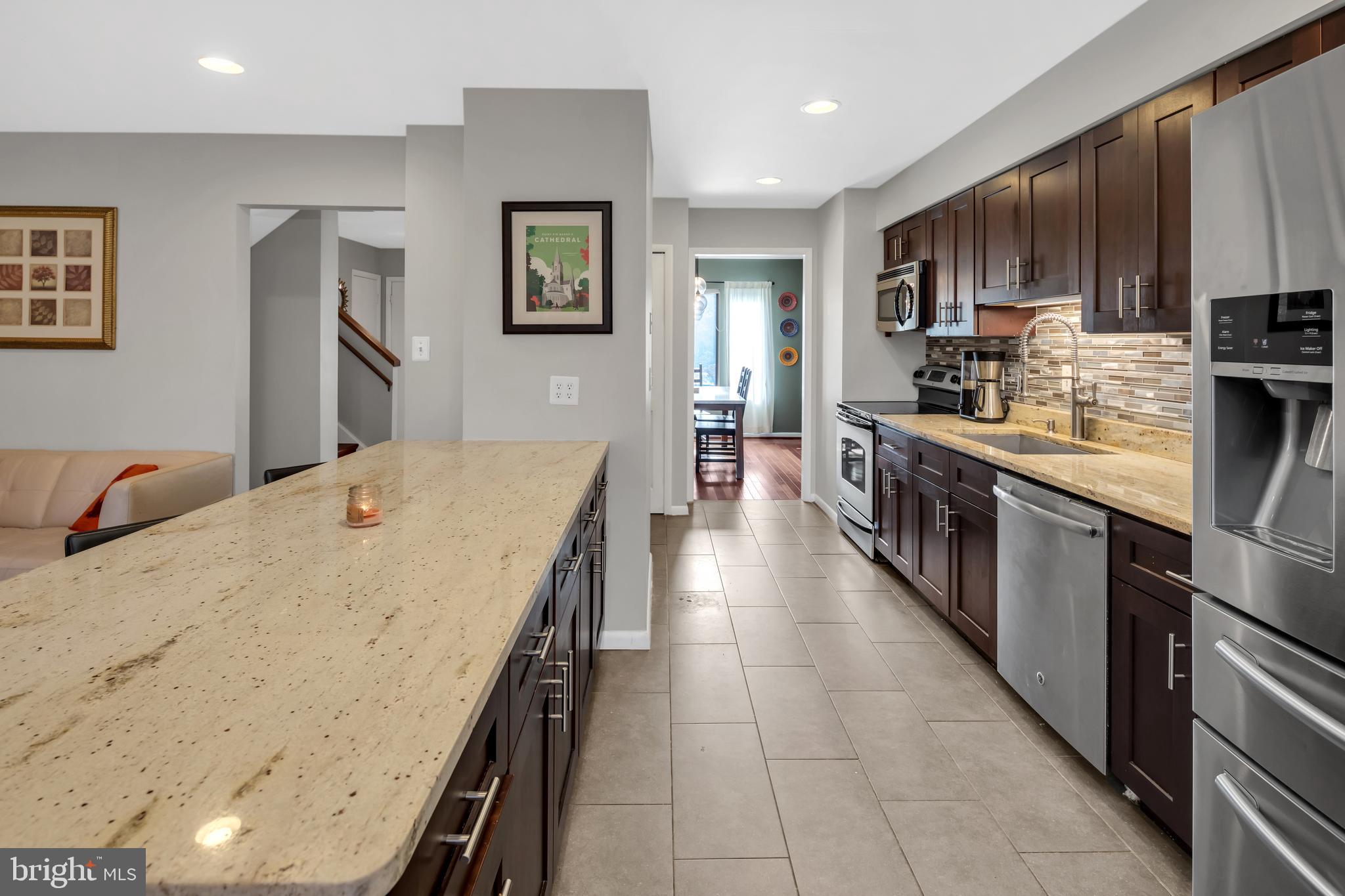 2054 Swans Neck Way Reston, VA 20191 - Photo 8 of 33