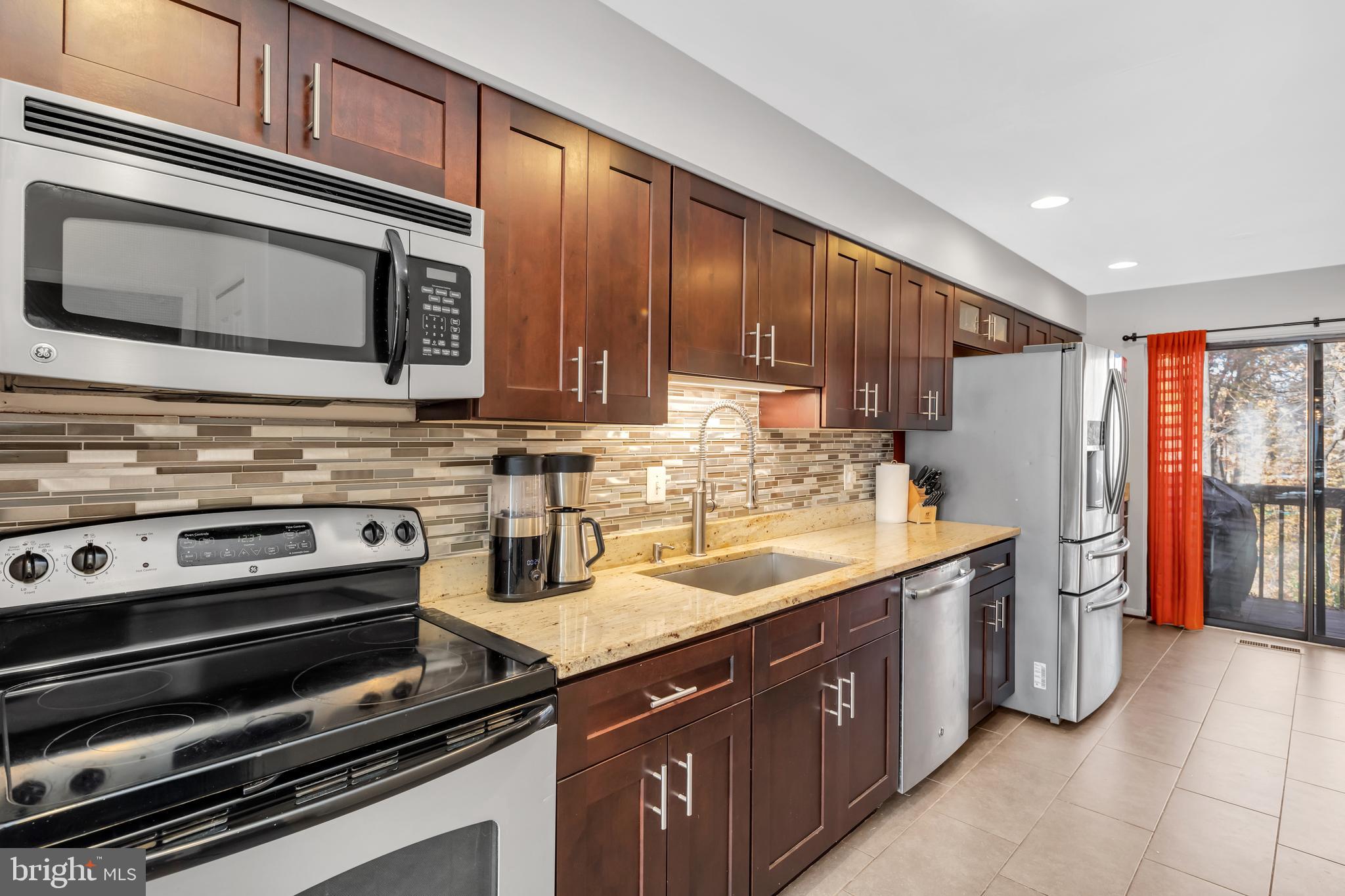 2054 Swans Neck Way Reston, VA 20191 - Photo 10 of 33