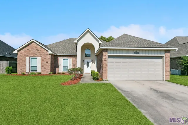 $240,000 | 5191 Hemingway Drive, Darrow, LA 70725