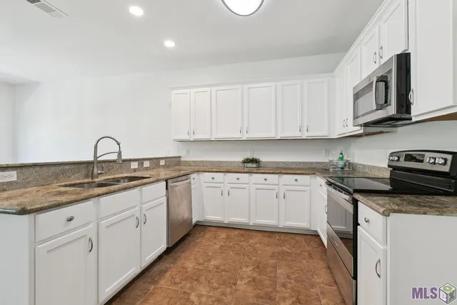 $240,000 | 5191 Hemingway Drive, Darrow, LA 70725