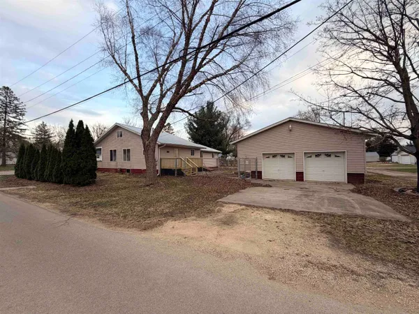 $205,000 | 603 Iris Street, Savanna, IL 61074